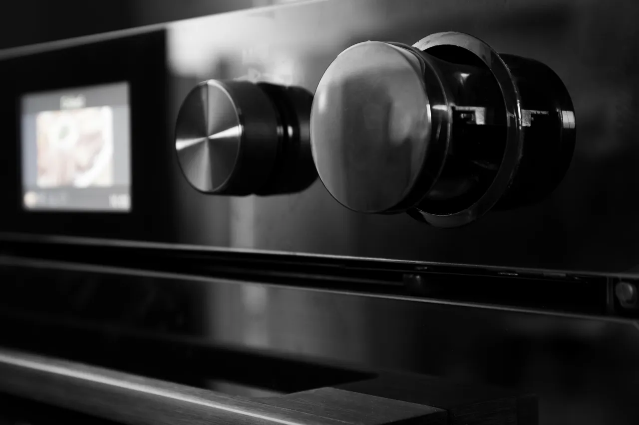 media.product.imagealternatetextformat