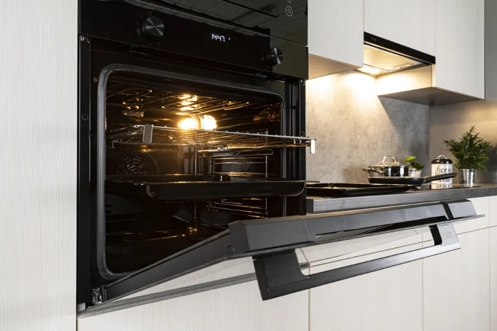 media.product.imagealternatetextformat