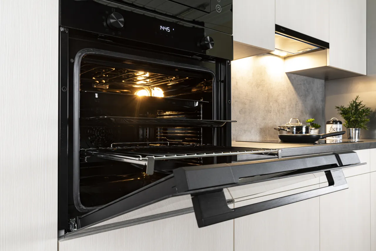 media.product.imagealternatetextformat