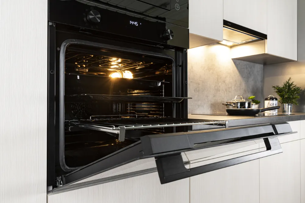 media.product.imagealternatetextformat