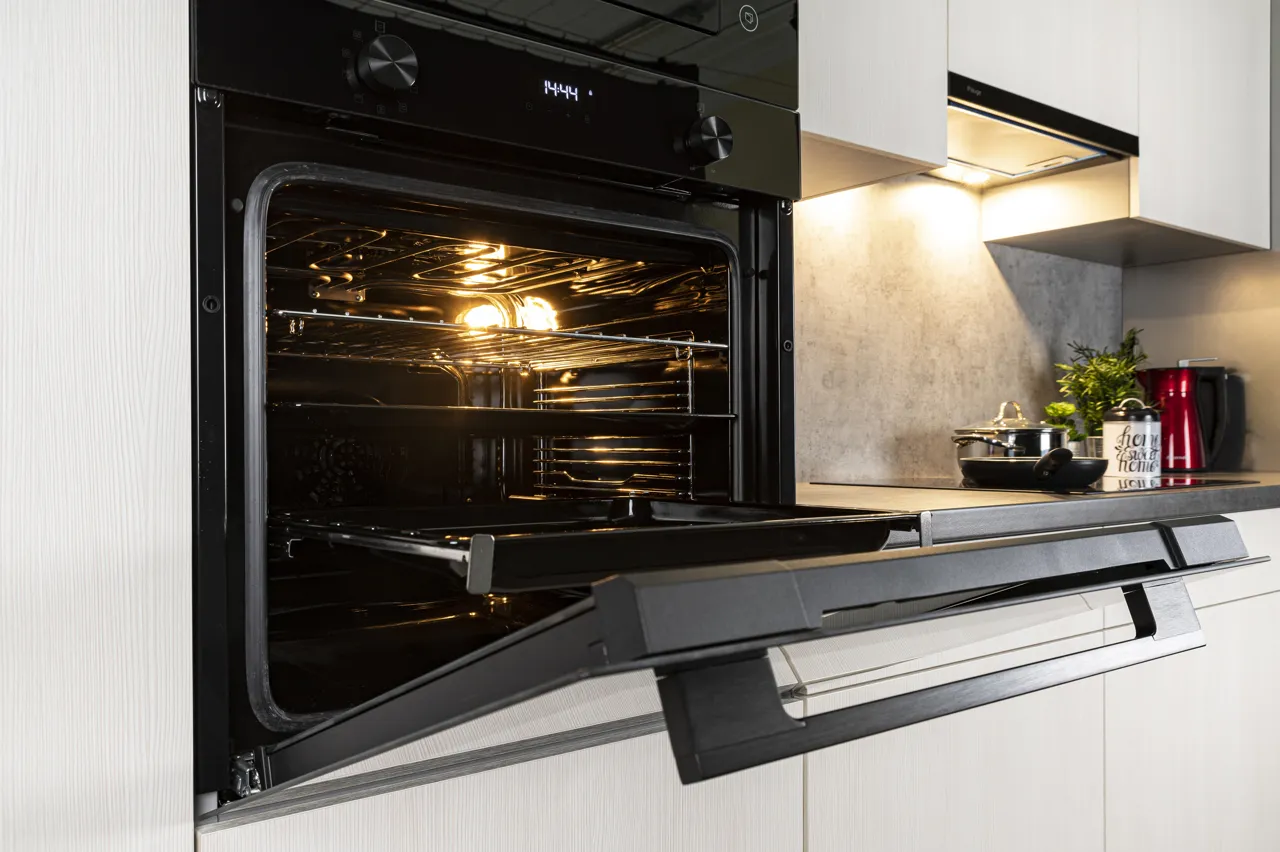 media.product.imagealternatetextformat