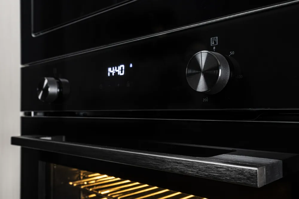 media.product.imagealternatetextformat