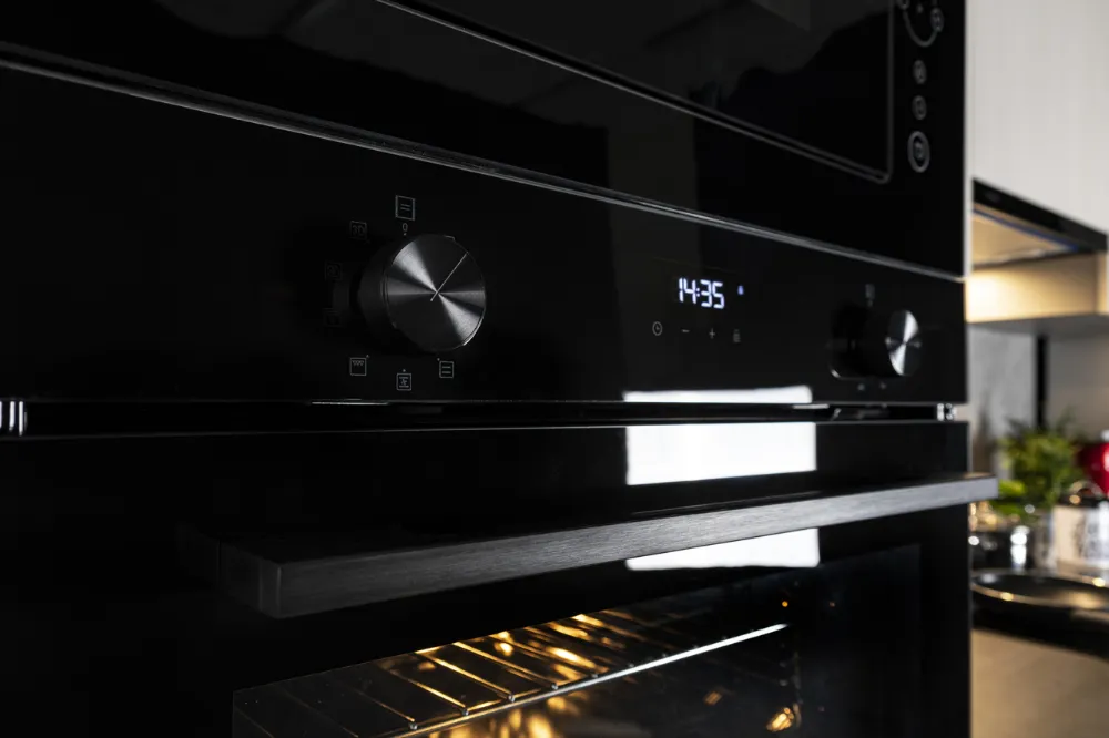 media.product.imagealternatetextformat