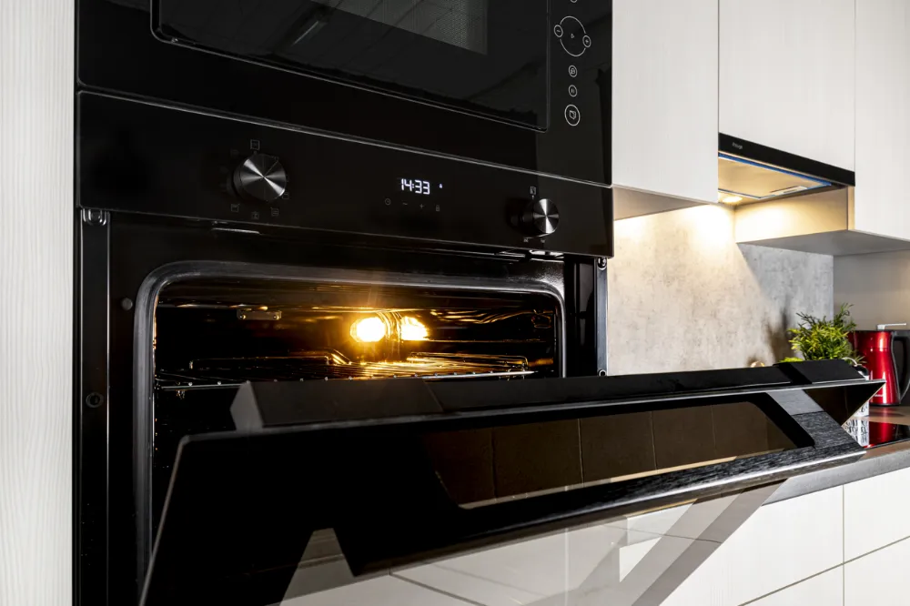 media.product.imagealternatetextformat