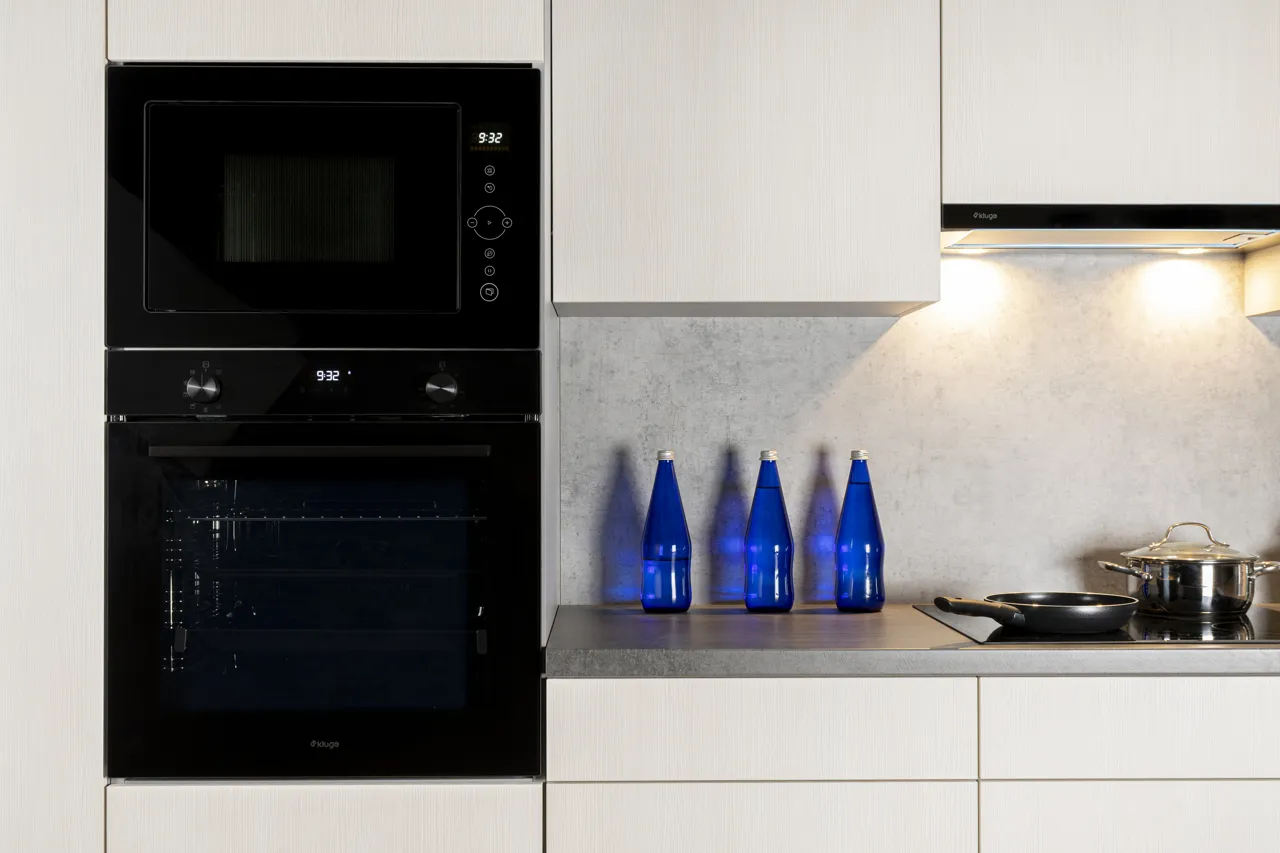 media.product.imagealternatetextformat