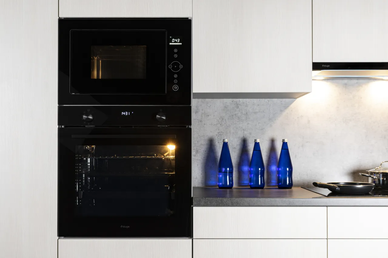 media.product.imagealternatetextformat