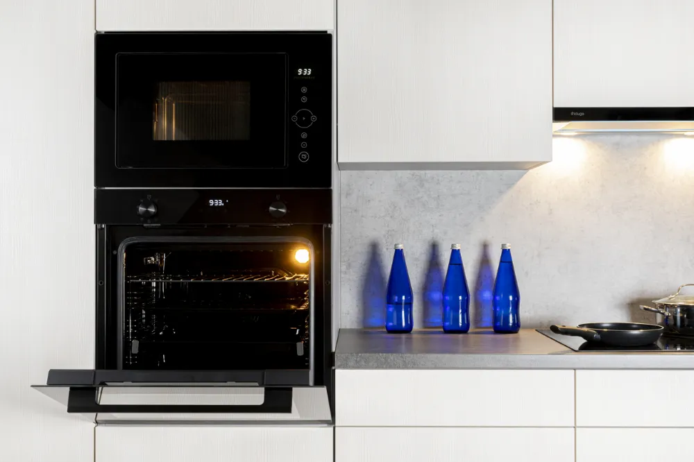 media.product.imagealternatetextformat