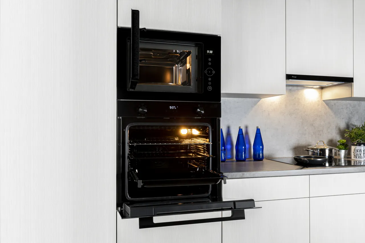 media.product.imagealternatetextformat