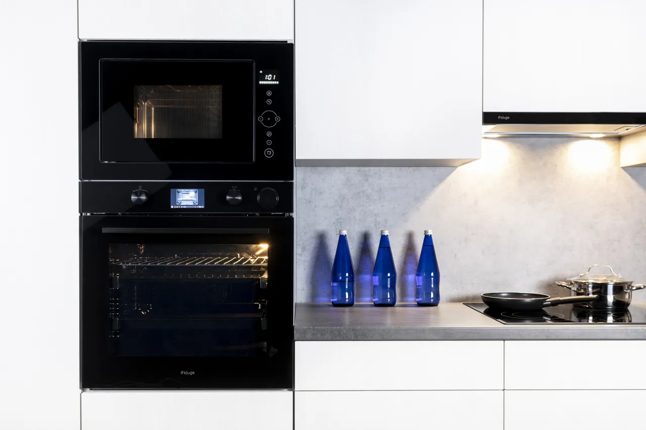 media.product.imagealternatetextformat