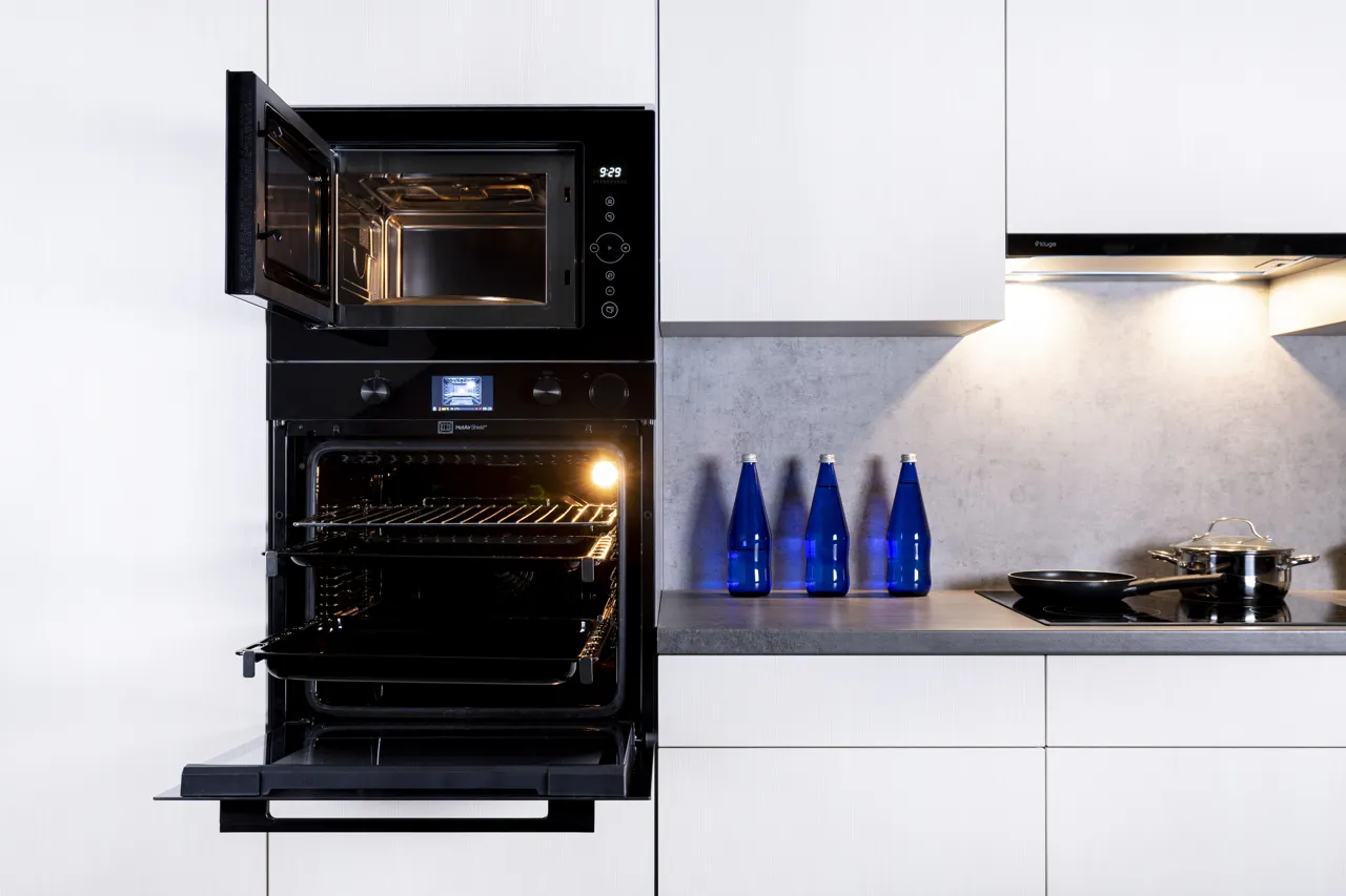 media.product.imagealternatetextformat