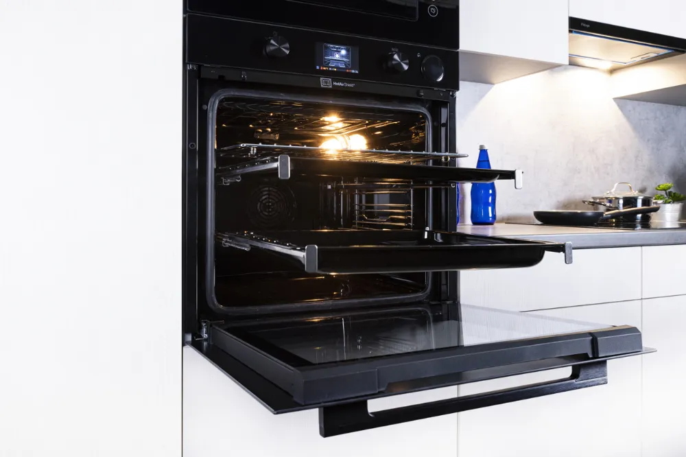 media.product.imagealternatetextformat