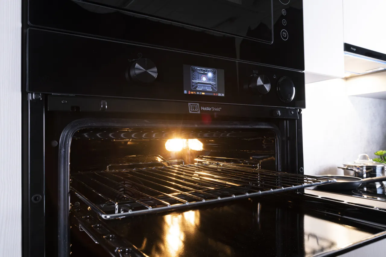 media.product.imagealternatetextformat