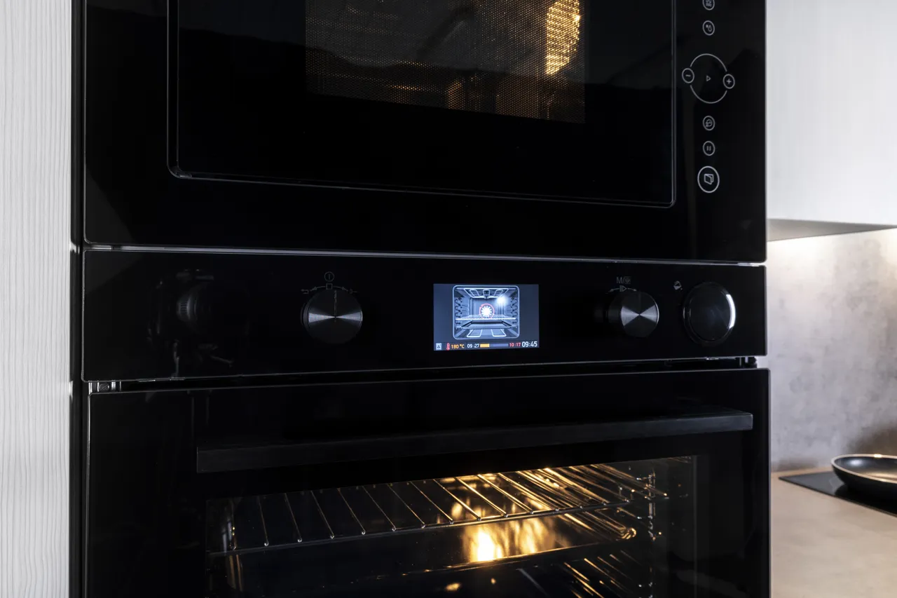 media.product.imagealternatetextformat