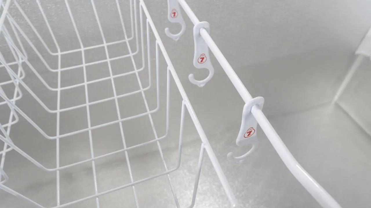 media.product.imagealternatetextformat