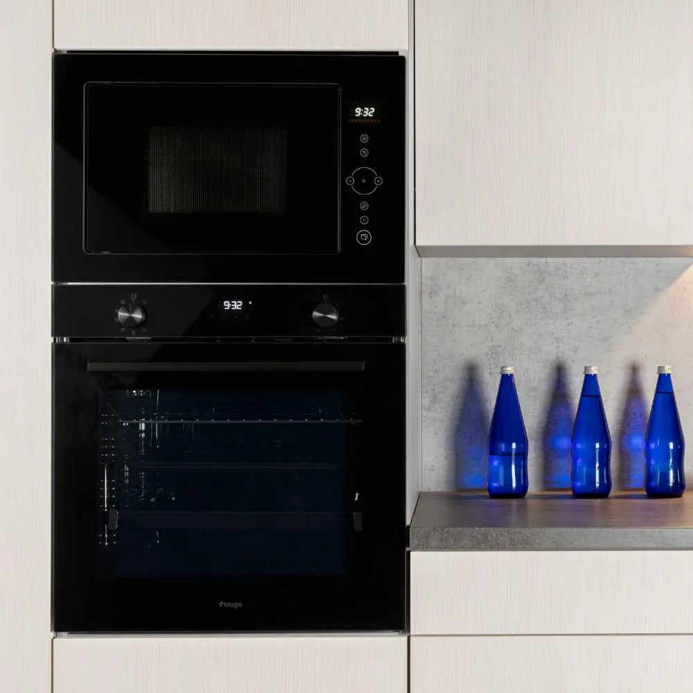 media.product.imagealternatetextformat