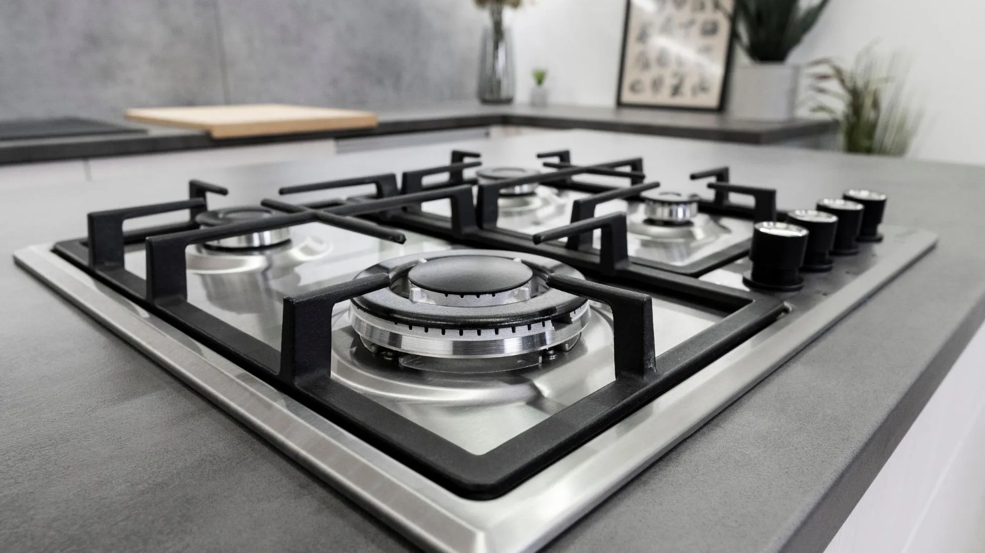 media.product.imagealternatetextformat