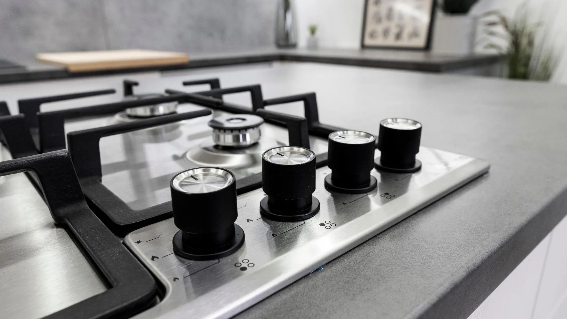 media.product.imagealternatetextformat