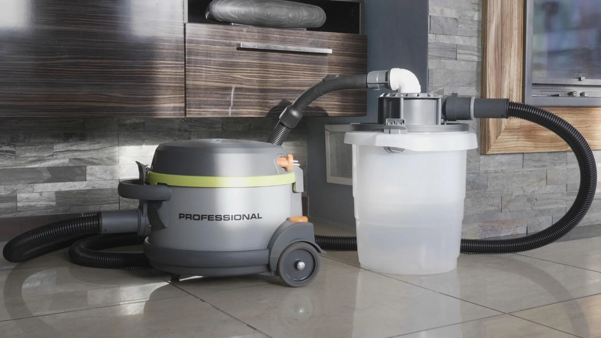 media.product.imagealternatetextformat