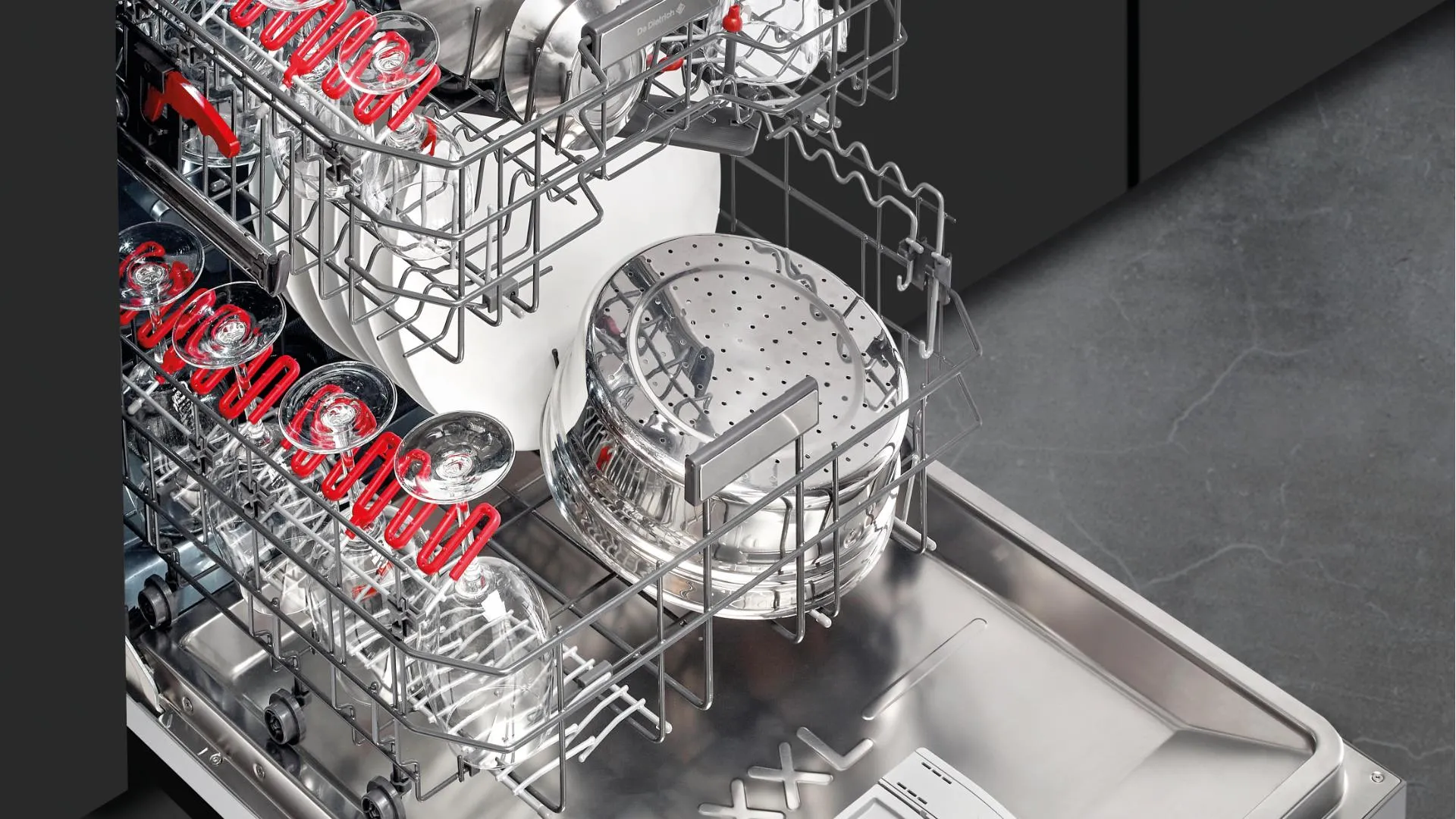 media.product.imagealternatetextformat