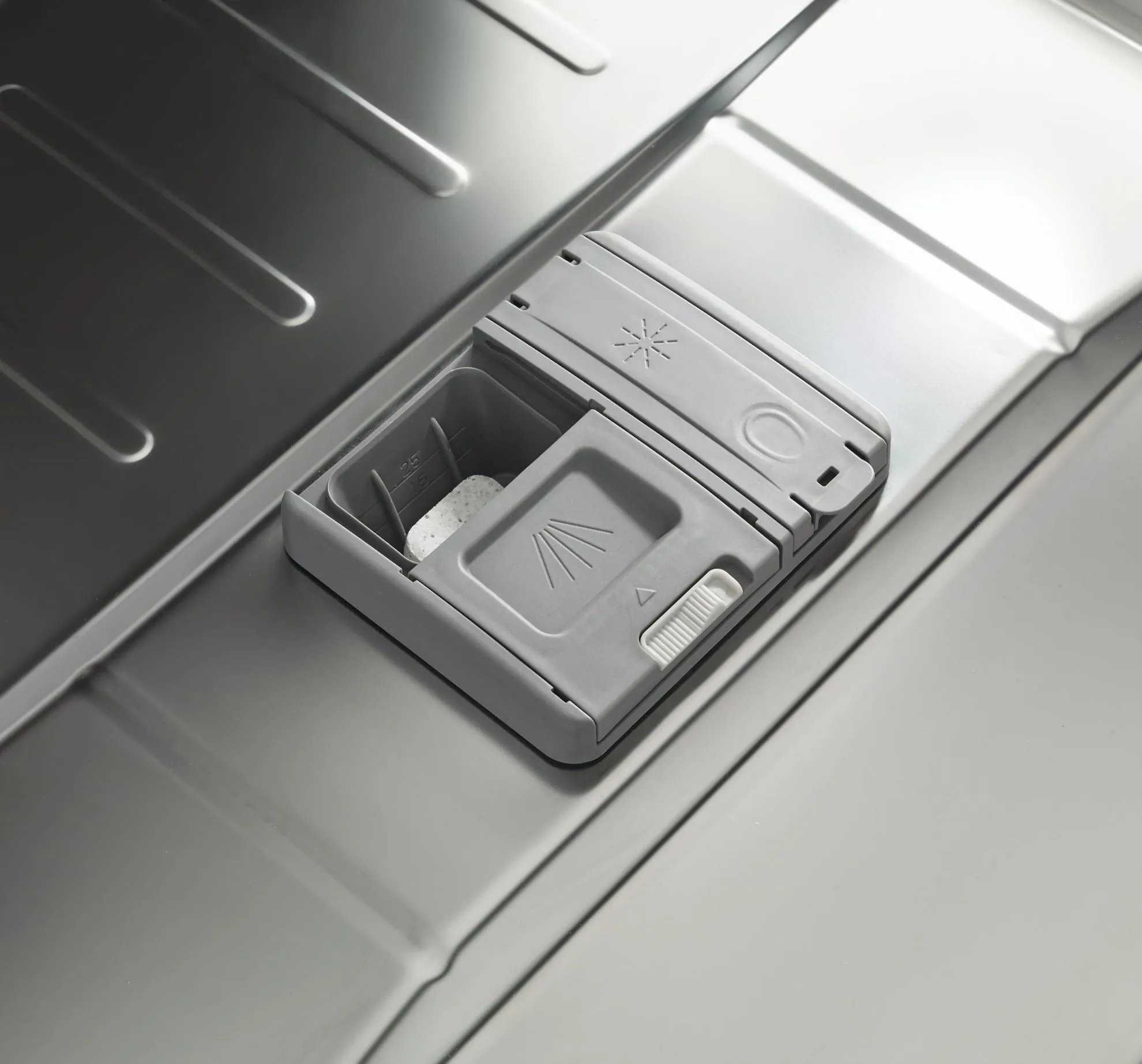 media.product.imagealternatetextformat