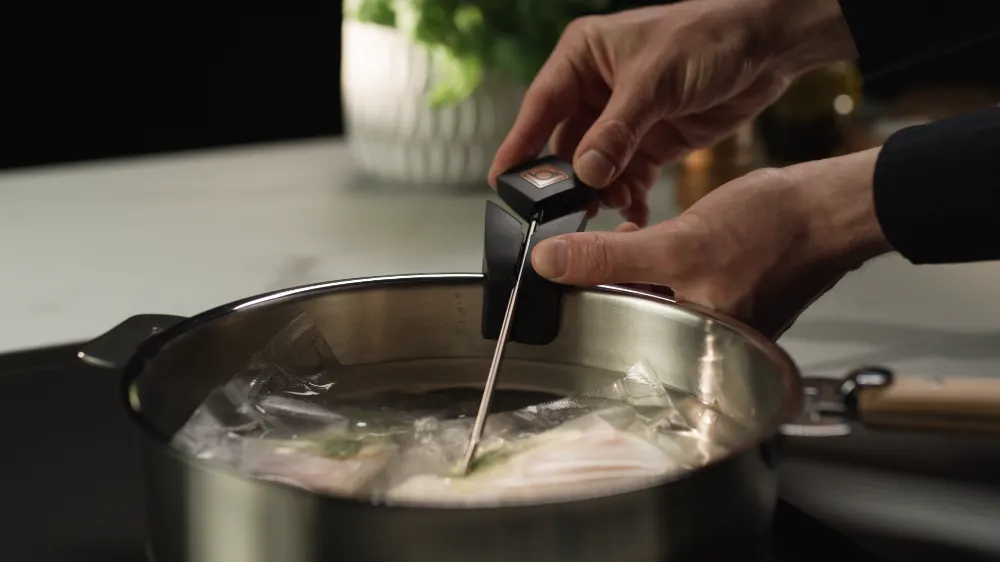 media.product.imagealternatetextformat