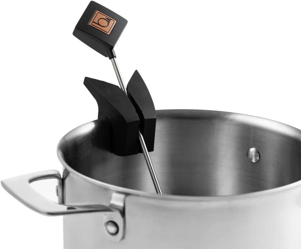 media.product.imagealternatetextformat