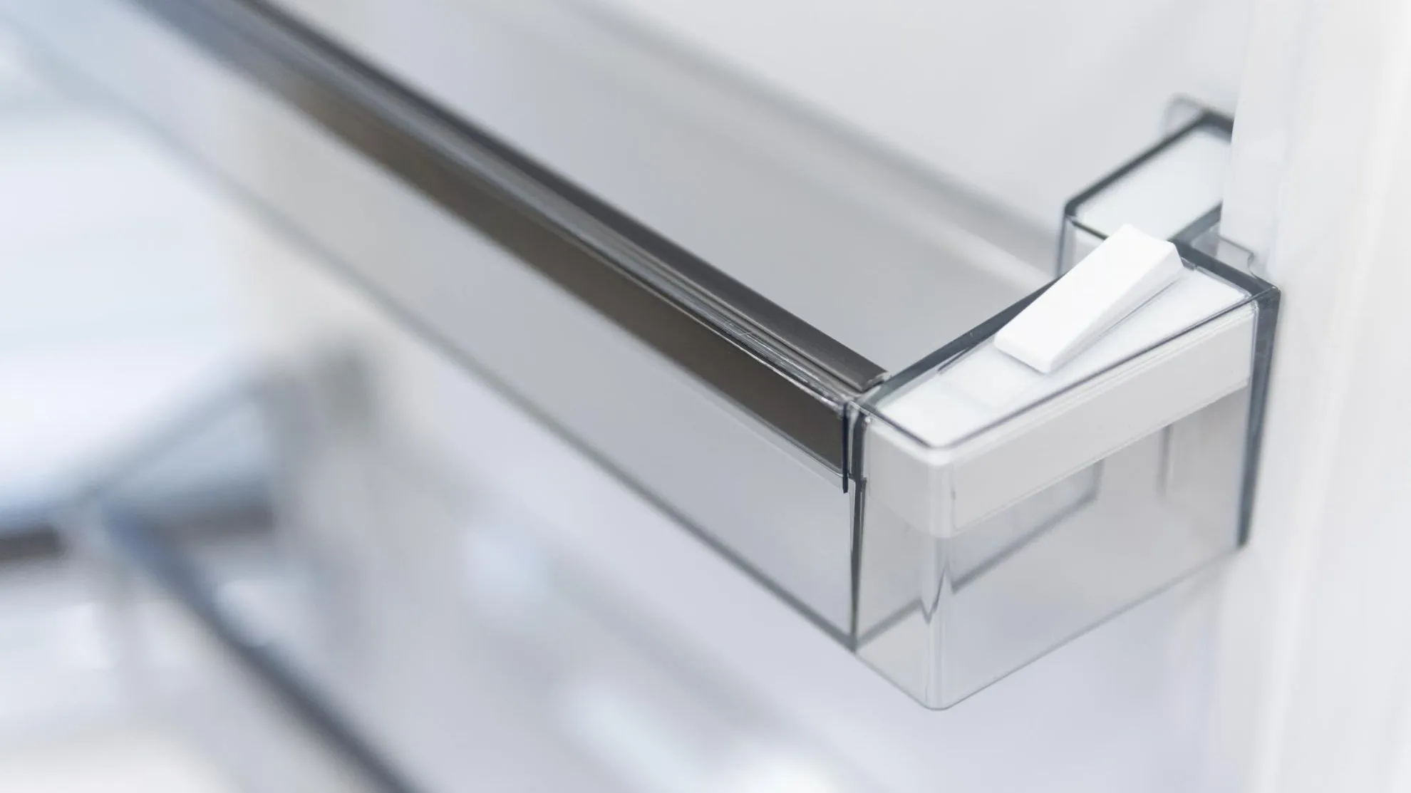 media.product.imagealternatetextformat