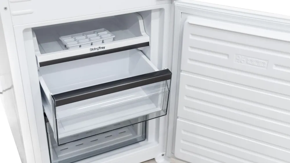 media.product.imagealternatetextformat