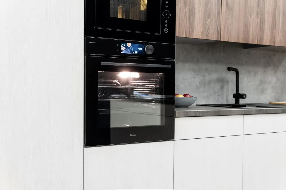 media.product.imagealternatetextformat