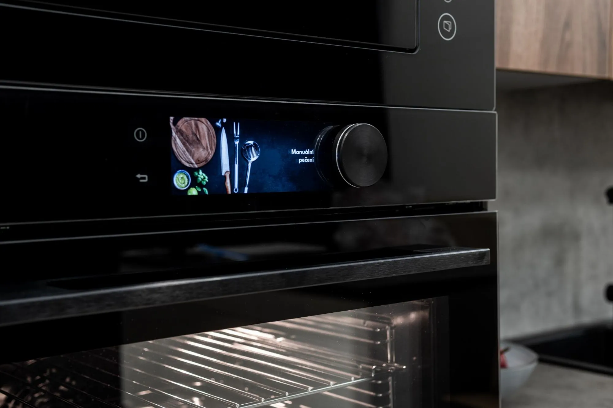 media.product.imagealternatetextformat