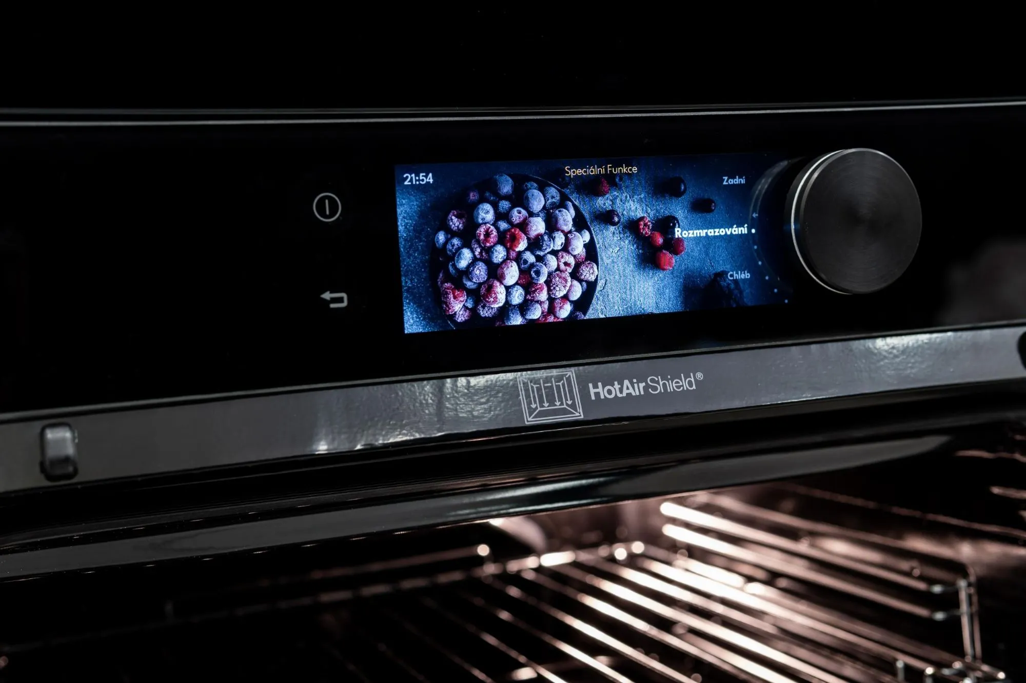 media.product.imagealternatetextformat