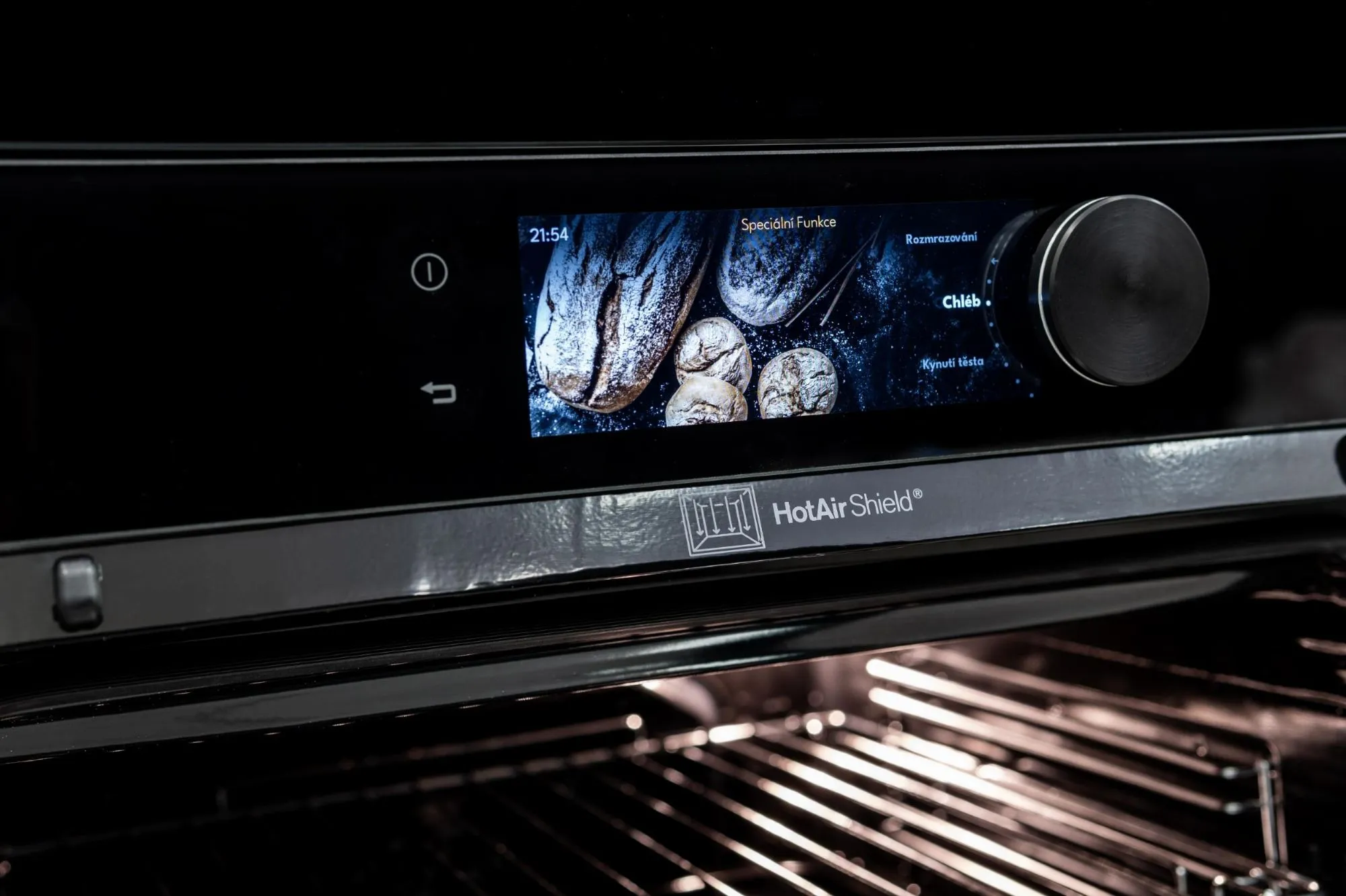 media.product.imagealternatetextformat