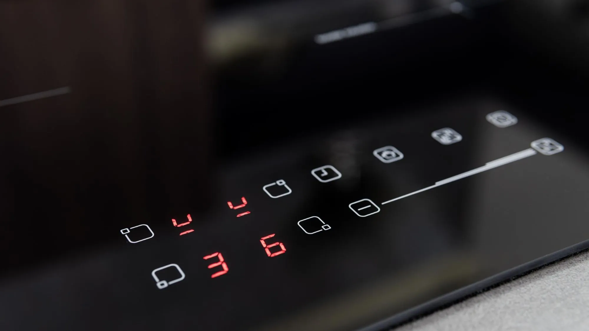 media.product.imagealternatetextformat