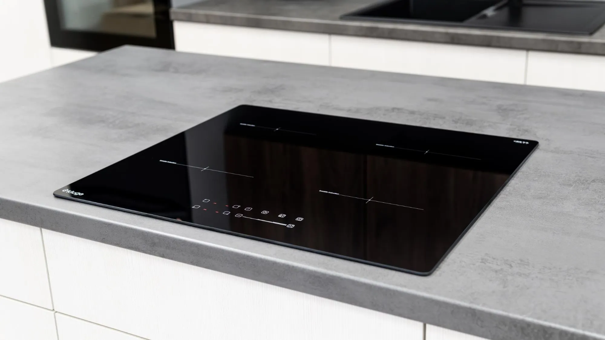 media.product.imagealternatetextformat