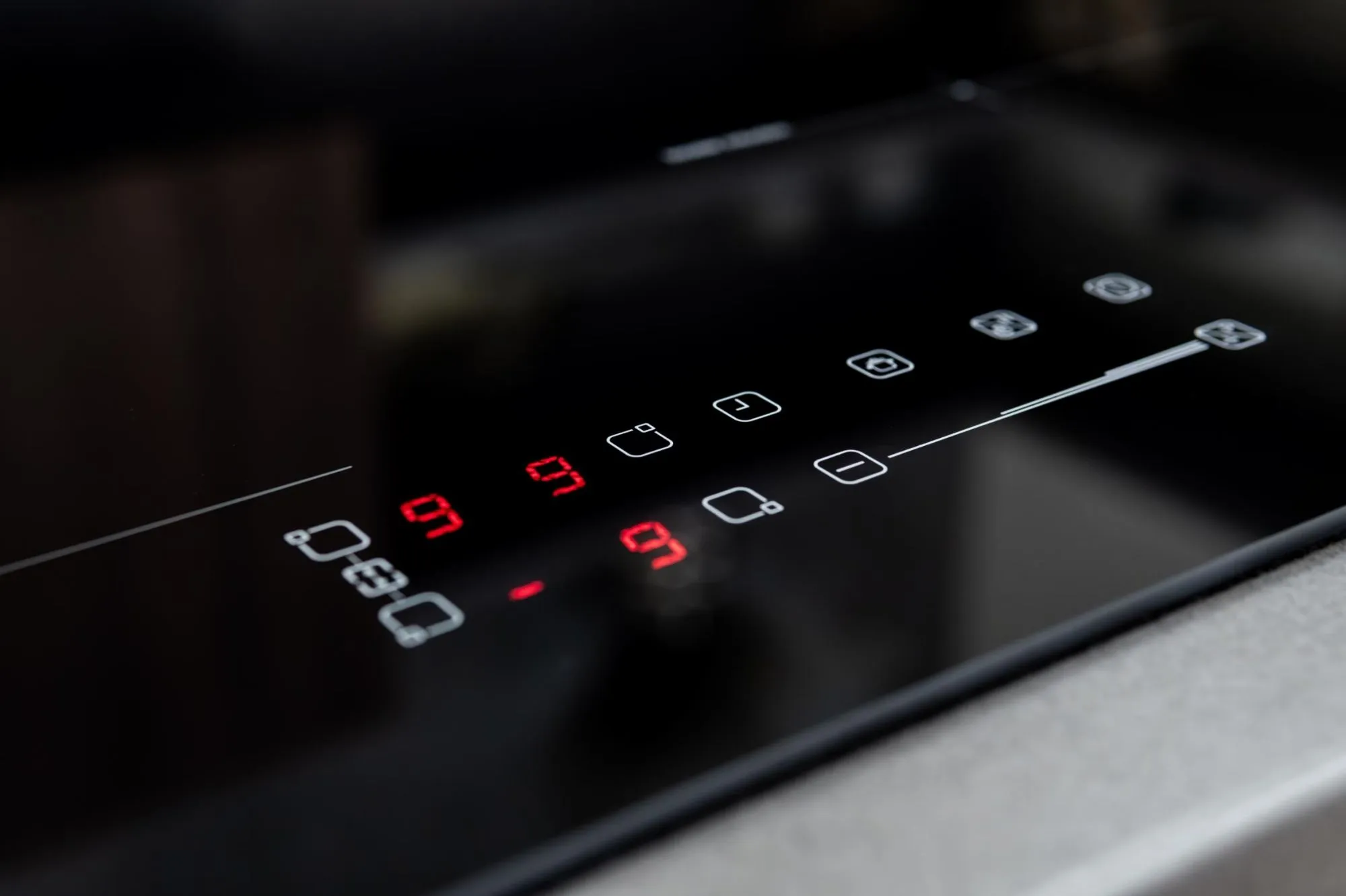 media.product.imagealternatetextformat