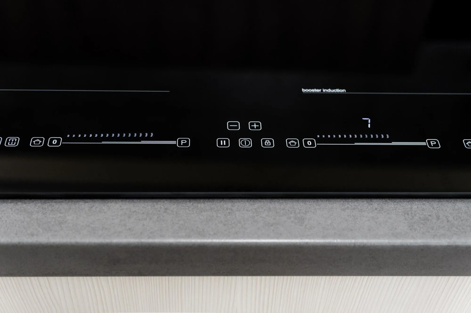 media.product.imagealternatetextformat