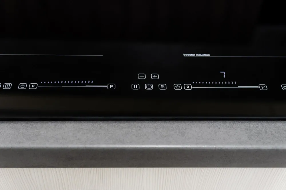 media.product.imagealternatetextformat