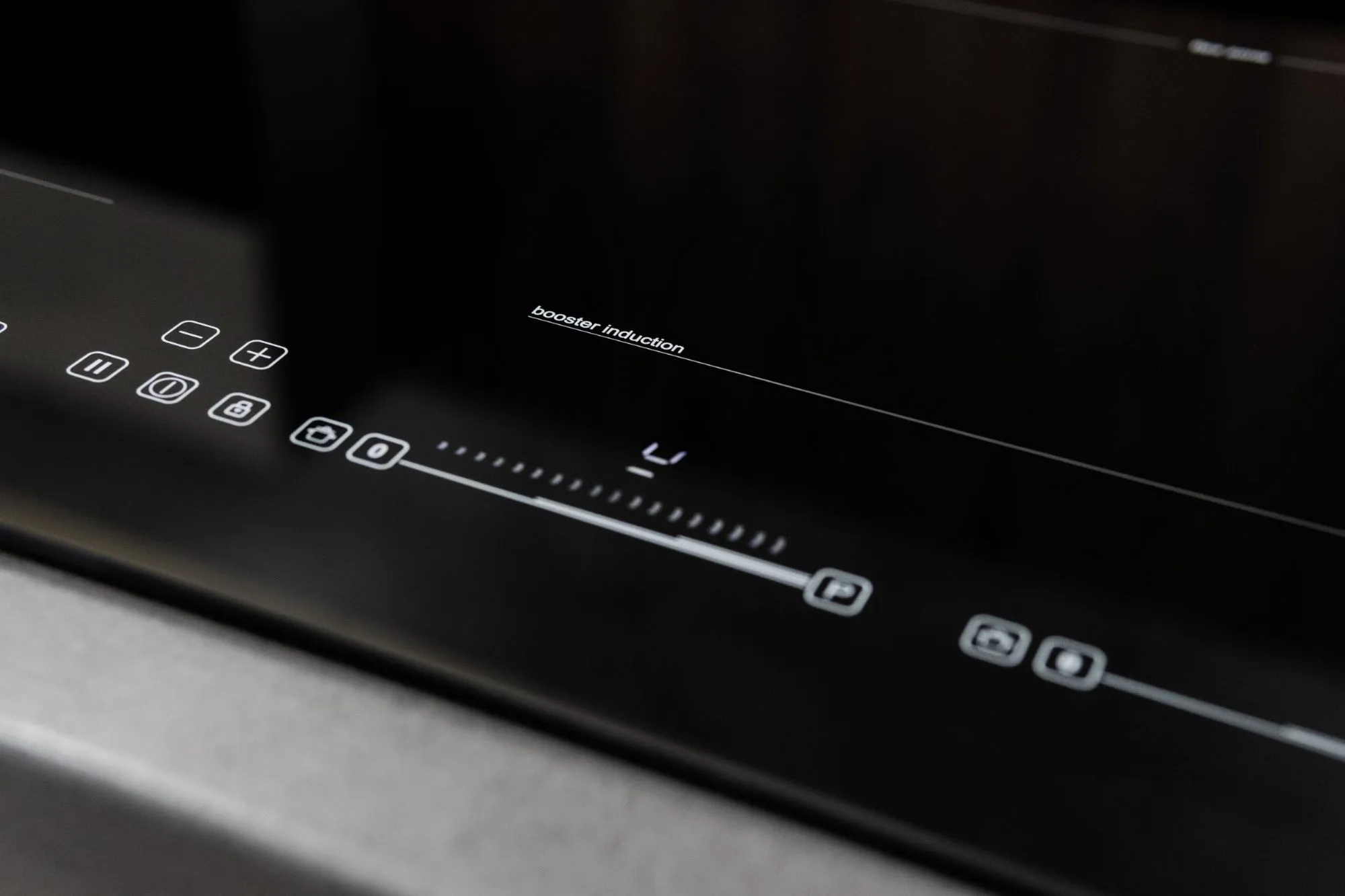 media.product.imagealternatetextformat