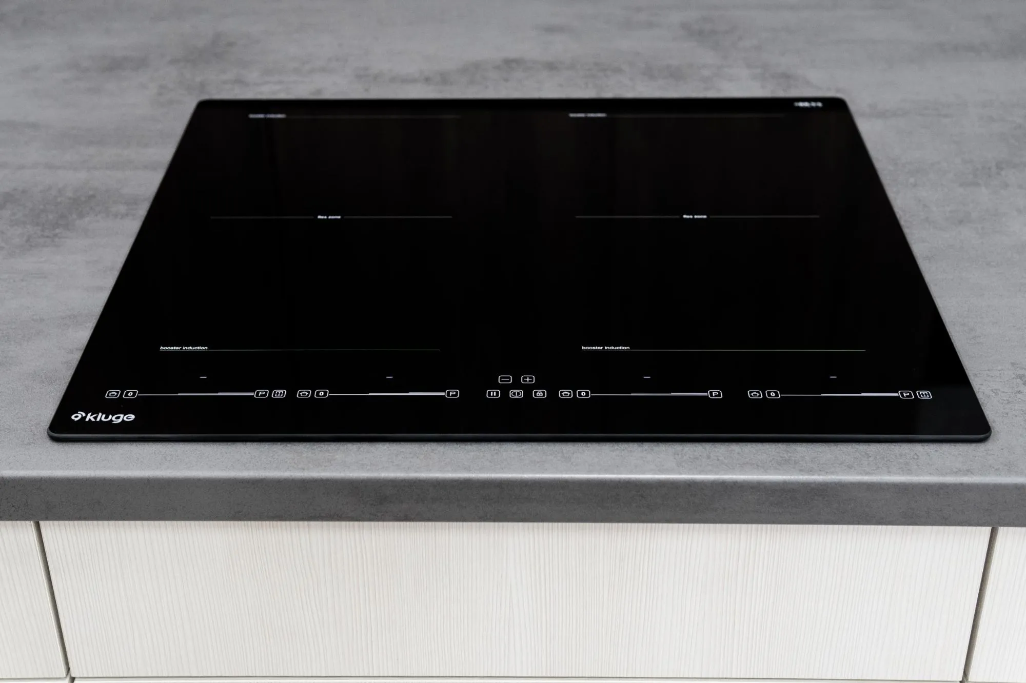 media.product.imagealternatetextformat