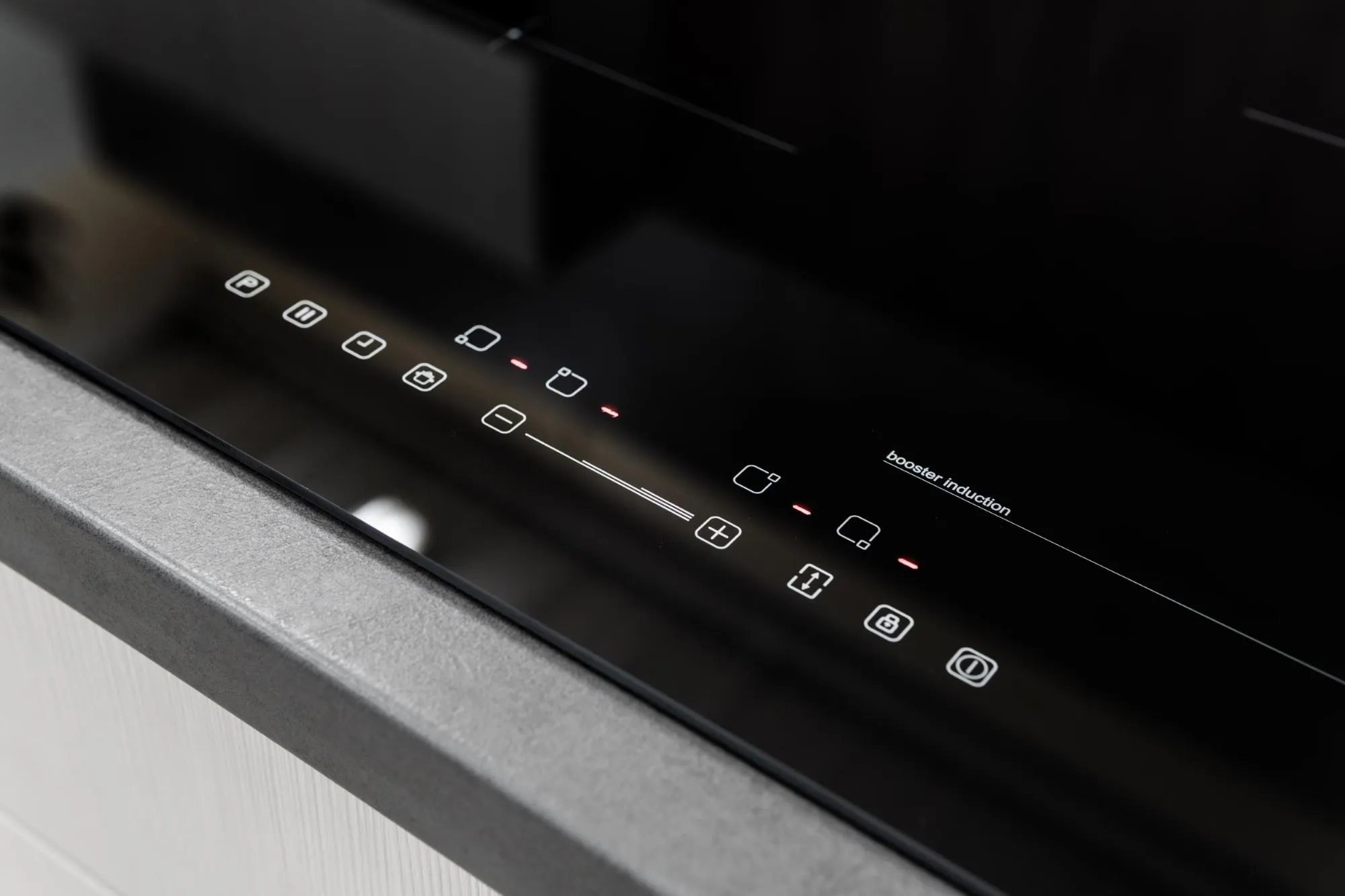 media.product.imagealternatetextformat